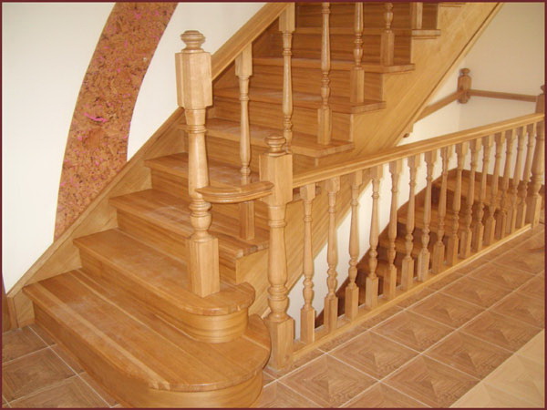 Деревянные лестницы как элемент декора